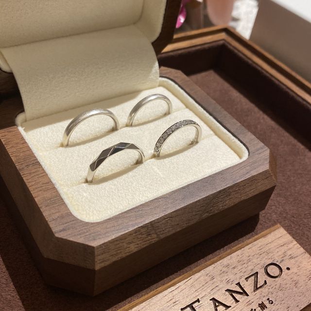 【TANZO.(鍛造指輪)の口コミ】 0から人とかぶらない指をオーダーしたかったため。
キラキラしたものが好…