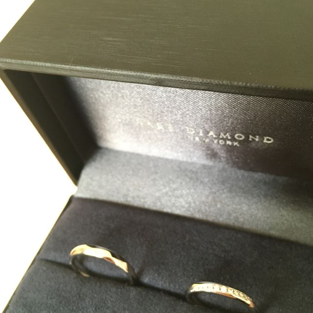 【ラザール ダイヤモンド(LAZARE DIAMOND)の口コミ】 他のブランドの指輪も検討しましたが、ダイヤモンドの輝きが1番美しく綺麗…