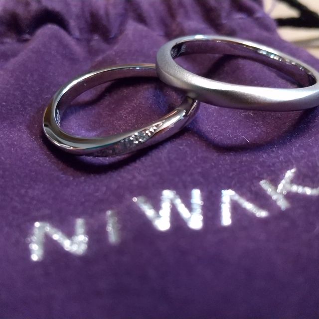 【俄(にわか)の口コミ】 ストレートな形のデザインではなく、ひねりのあるデザインの指輪にしたい…