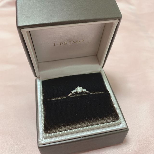 【アイプリモ(I-PRIMO)の口コミ】 １つのダイヤだけでなく左右にもダイヤが付いているオリオンというデザイ…