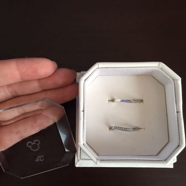 【4℃ BRIDAL(ヨンドシーブライダル)の口コミ】 主人も私もディズニーが大好きなので、お手頃な価格で結婚指輪を買うこと…