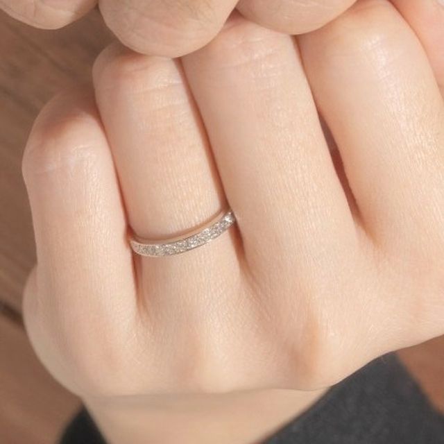 【エクセルコダイヤモンド(EXELCO DIAMOND)の口コミ】 メレダイヤの上品な輝きが決め手になり、こちらのリングを選びました。毎…