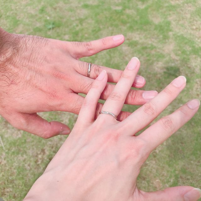 【銀座ダイヤモンドシライシの口コミ】 1番の決め手はデザインです。この指輪を買う前に色々な指輪ん見てきました…