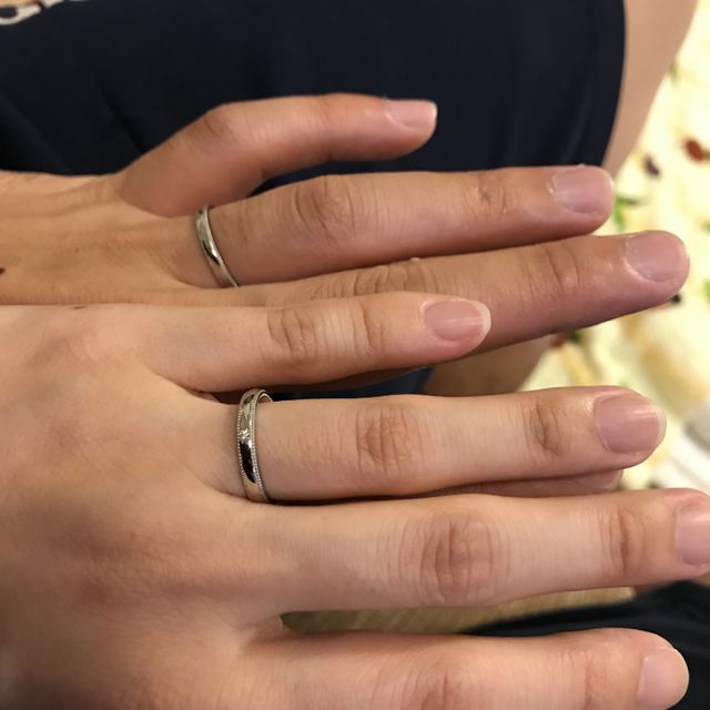 【銀座ダイヤモンドシライシの口コミ】 シンプルな指輪がいいなと考えていたので、アノリューのシンプルなデザイ…