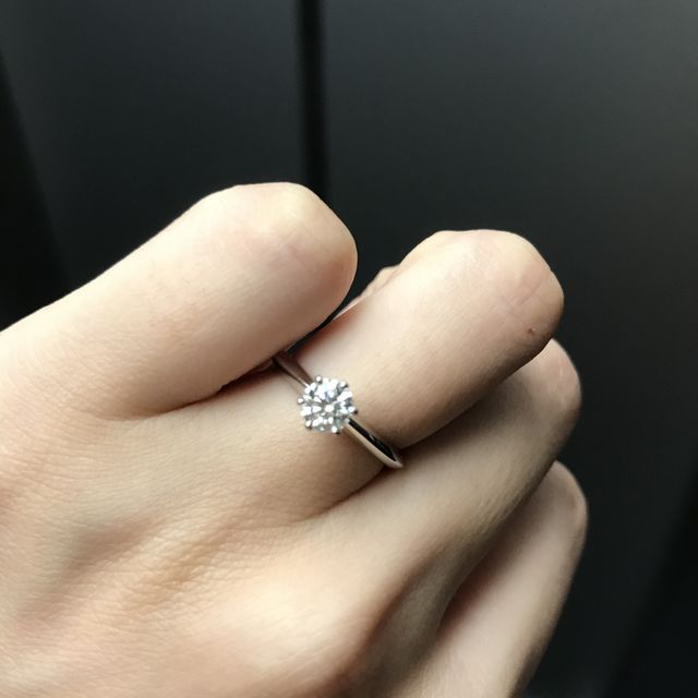 【ティファニー(Tiffany & Co.)の口コミ】 まずは婚約指輪といえば、憧れのティファニーだと嬉しいなという思いから…