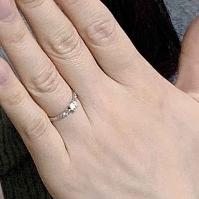 【ティファニー(Tiffany & Co.)の口コミ】 婚約指輪は彼の中でティファニーにあこがれがあったようで、プロポーズの…