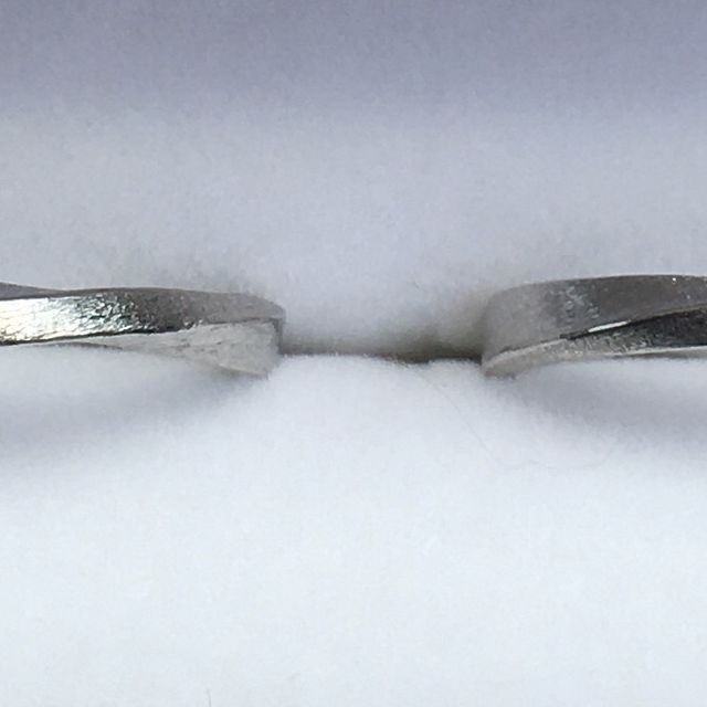 【ジュエリーアトリエの口コミ】 シンプルなデザインで気に入ったのと、リーズナブルな価格だったのでここ…