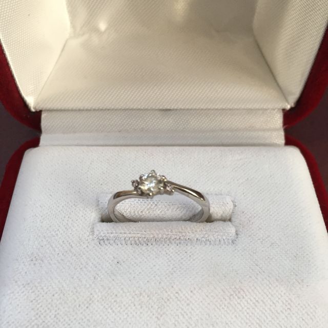 【ジュエリーツツミ(JEWELRY TSUTSUMI)の口コミ】 正直、どういうのがいいか決まってませんでした。
お店の方に勧めていただ…