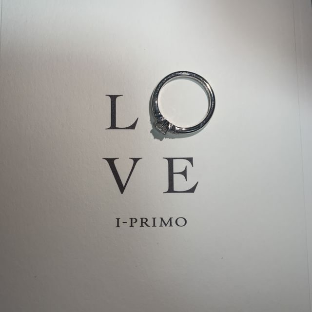 【アイプリモ(I-PRIMO)の口コミ】 私の手の水掻きが、隣の指との長さにそこまで差がなく、指輪が真っ直ぐ付…