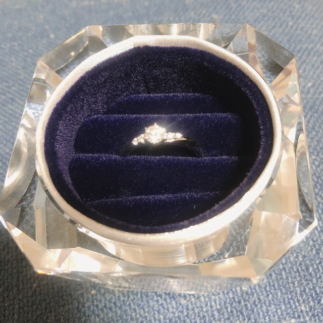 【4℃ BRIDAL(ヨンドシーブライダル)の口コミ】 付き合っている時からここのブランドのものをプレゼントしてくれていて、…