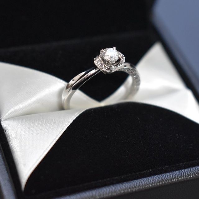 【エクセルコダイヤモンド(EXELCO DIAMOND)の口コミ】 彼の指輪は表面に艶消しをされており毎日つけるのにぴったりだと思います…