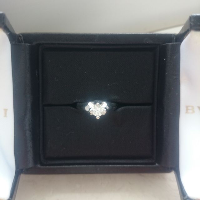 【ブルガリ(BVLGARI)の口コミ】 丸みを帯びたデザインがかわいらしく、他のブランドではなかったからです…