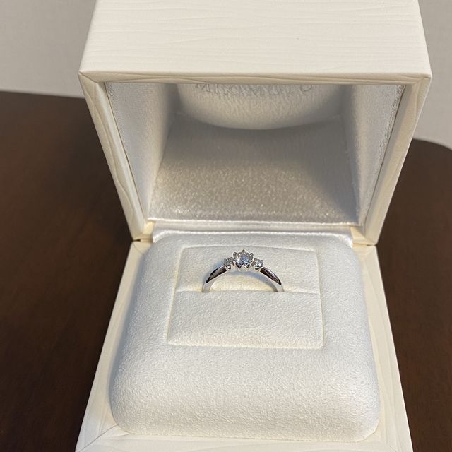 【MIKIMOTO(ミキモト)の口コミ】 色々と指輪を拝見していく内に外資ブランドよりも日本のブランドが良いと…
