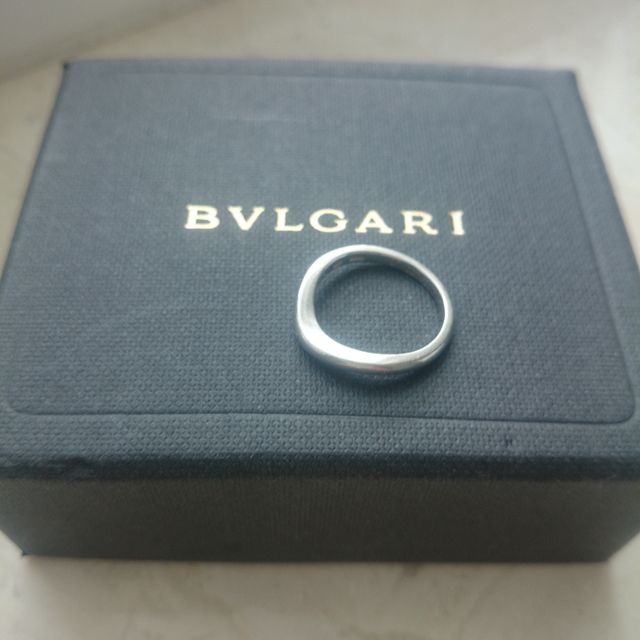 【ブルガリ(BVLGARI)の口コミ】 婚約指輪と同じシリーズで、重ね付けすると、とても存在感がありきれいだ…