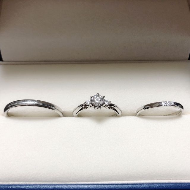 【GALA JEWELRY(ガラジュエリー)の口コミ】 お互いにシンプルなものを探していました。ペア価格の物だと指に対してし…