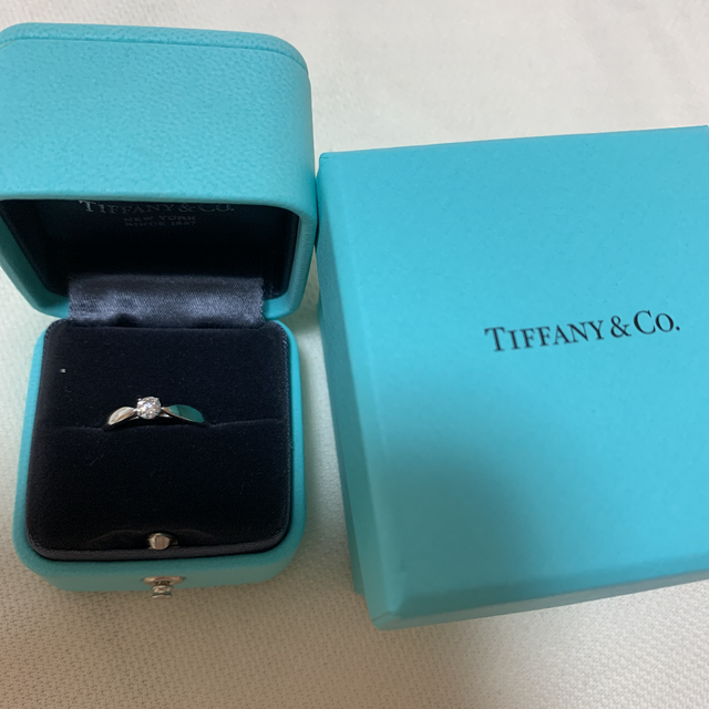 【ティファニー(Tiffany & Co.)の口コミ】 私は指が太いのがコンプレックスだったのですが、こちらの指輪は本当につ…