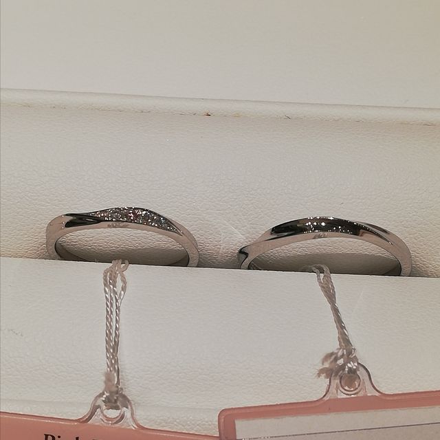 【Pink Dolphin Diamond(ピンクドルフィンダイヤモンド)の口コミ】 ピングダイヤモンドは珍しいため可愛いものが好きな方におすすめです。こ…