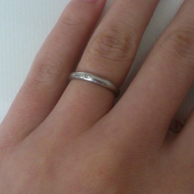 【カルティエ(Cartier)の口コミ】 一粒ダイヤが素朴で上品な印象を受けて魅かれたのと、年を重ねても飽きの…