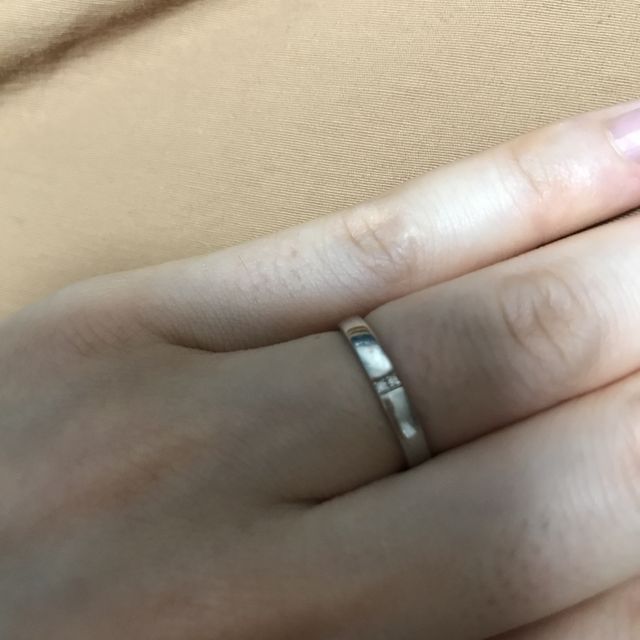 【ギンザタナカブライダル(GINZA TANAKA BRIDAL)の口コミ】 シンプルなデザインと、ダイヤが縦に二つ並んであるデザインが他には無か…