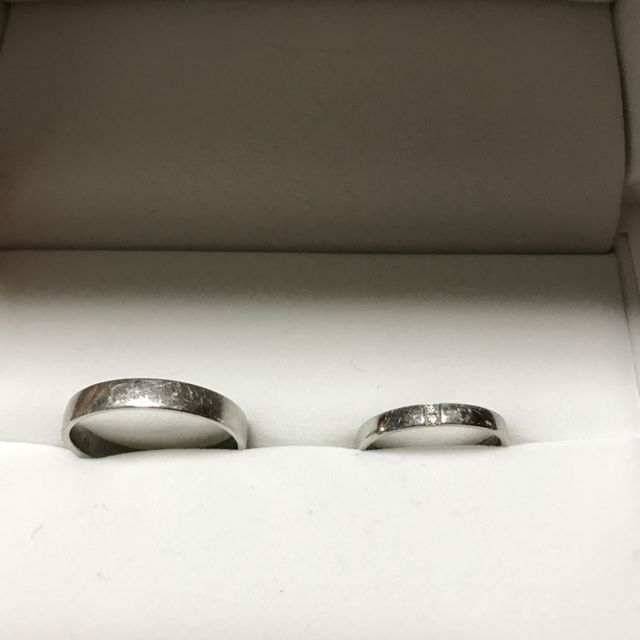 【ギンザタナカブライダル(GINZA TANAKA BRIDAL)の口コミ】 シンプルなデザインと、ダイヤが縦に二つ並んであるデザインが他には無か…