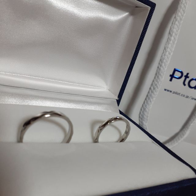 【Ptau(ピトー)の口コミ】 指輪の決める上で重要視したことは以下３点としました
・幅及び厚みがしっ…