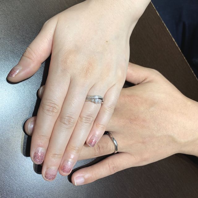 【TRECENTI(トレセンテ)の口コミ】 ⭐︎婚約指輪とマッチすること
⭐︎キラキラする周りと被らない自分らしいと思…