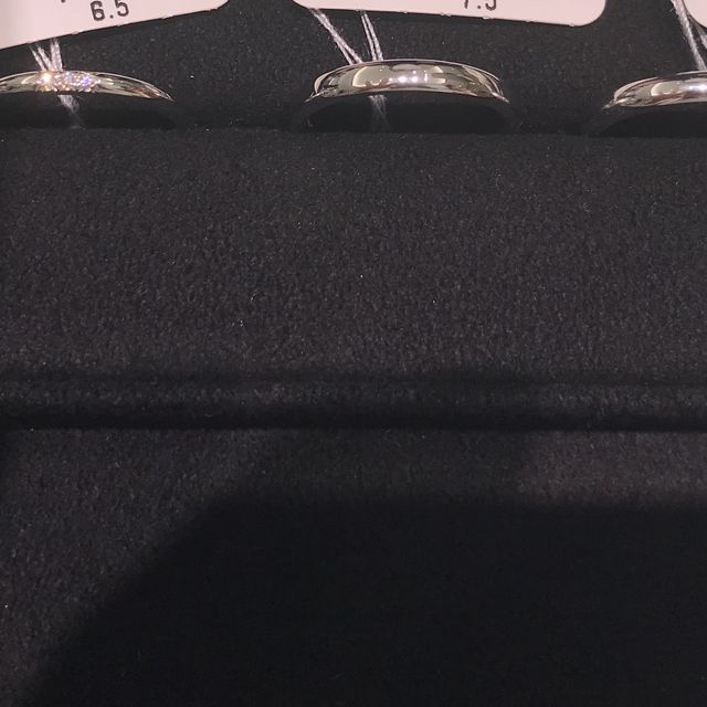 【ティファニー(Tiffany & Co.)の口コミ】 自分はシンプルな指輪が良かったので、ストレートのタイプやダイヤが１つ…