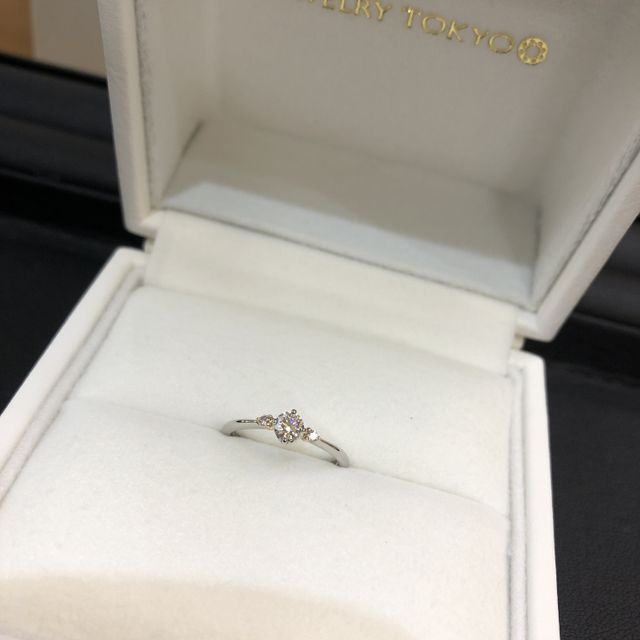 【ジュエリー東京の口コミ】 ・婚約指輪のオーソドックスなデザインでメレダイヤ付 きのを探していまし…
