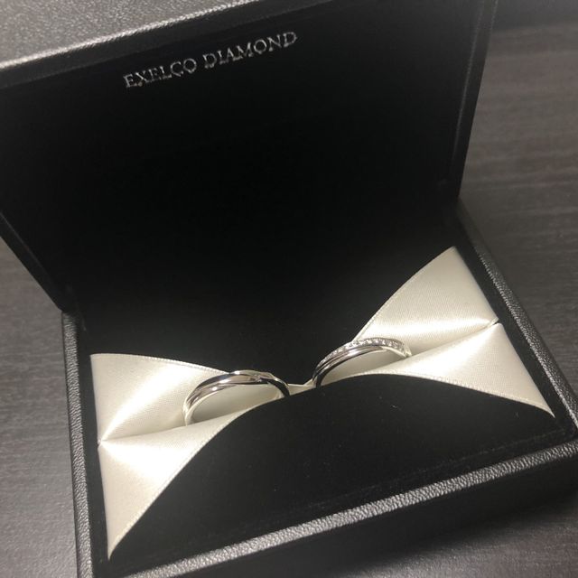 【エクセルコダイヤモンド(EXELCO DIAMOND)の口コミ】 ストレートではないデザインを探していて、他ブランドにはなく指が綺麗に…