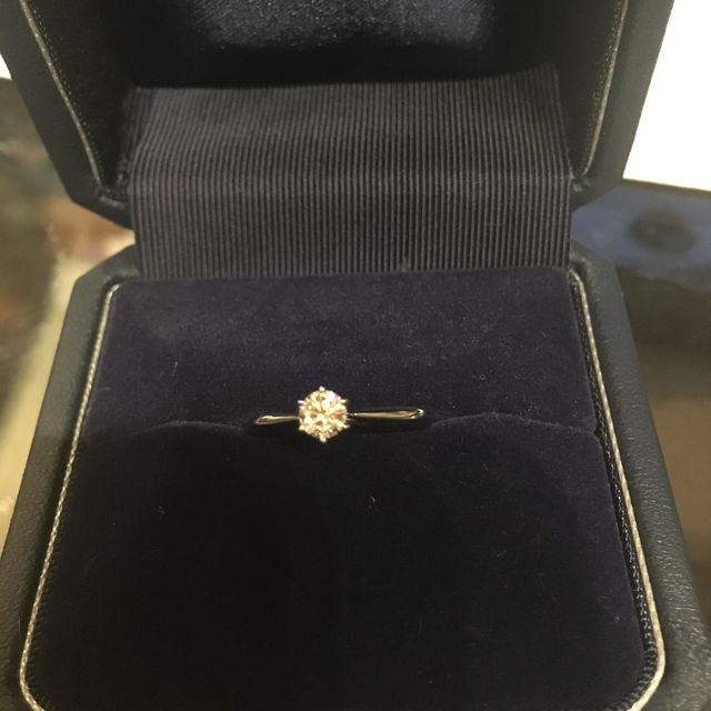 【銀座ダイヤモンドシライシの口コミ】 指輪の決め手は、店員さんとの相性と、ダイヤモンドへのこだわりを感じら…