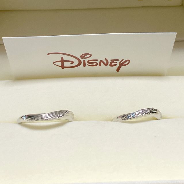 【ケイウノ ブライダル(K.UNO BRIDAL)の口コミ】 指輪にブルーダイヤを入れたいという強い想いがあり、複数のブランドを見…