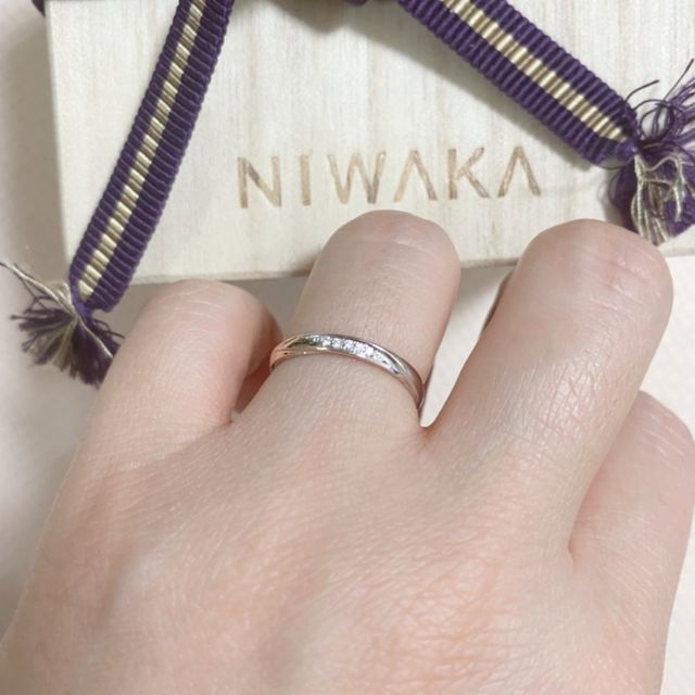 【俄(にわか)の口コミ】 プラチナとゴールドの境目が分からないのが、不思議で素敵だと思い気に入…