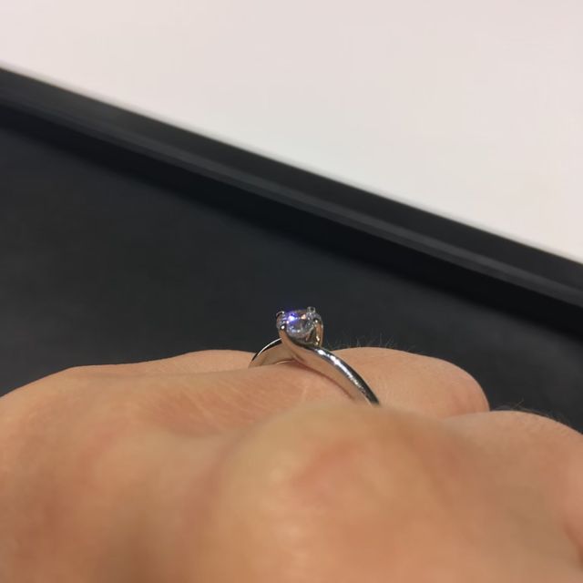 【ラザール ダイヤモンド(LAZARE DIAMOND)の口コミ】 指輪はダイアモンドを重視していたので世界三大カッターズブランドである…