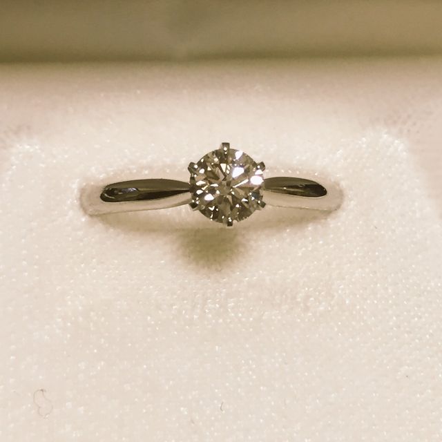 【カオキ　ダイヤモンド専門卸直営店の口コミ】 0.5キャラットの大きなダイヤのついた婚約指輪を0.3キャラットの価格で購…