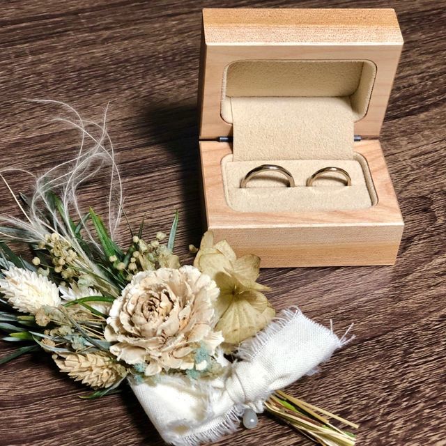 【uchimari(ウチマリ)の口コミ】 たくさんのサンプルを付けてみて、とても悩みましたがよく身につけるアク…