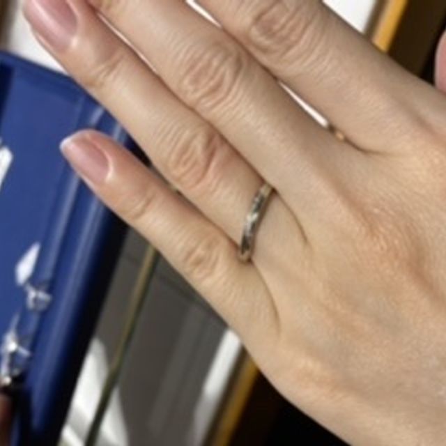 【銀座ダイヤモンドシライシの口コミ】 とにかくデザインが気に入り、他のブランドにも似ているものがなかったの…