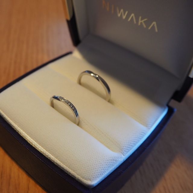 【俄(にわか)の口コミ】 俄の結婚指輪にしようと思っていたので、俄のいろいろな種類を試着させて…
