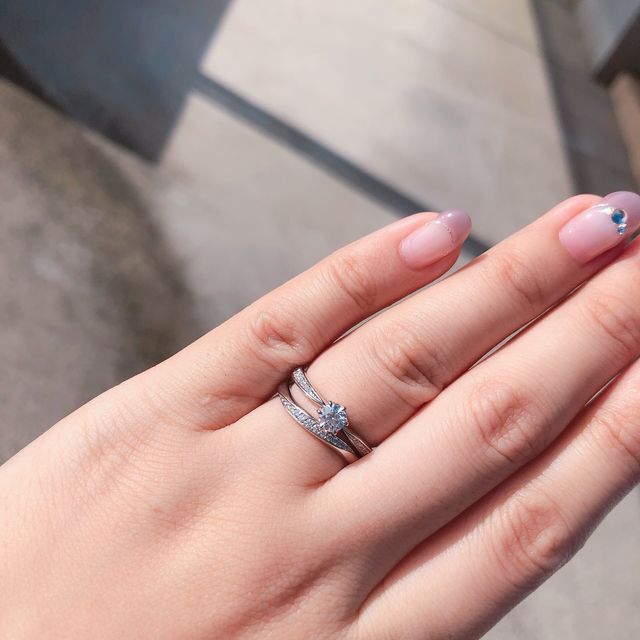 【4℃ BRIDAL(ヨンドシーブライダル)の口コミ】 ずっと大好きなブランドで、記念日のプレゼントが
付き合ってからずっと4&…