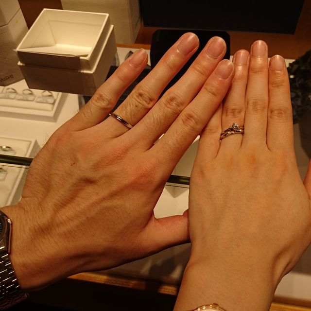 【銀座ダイヤモンドシライシの口コミ】 シンプルなデザインで探していました。事前にネットで調べて気になるリン…