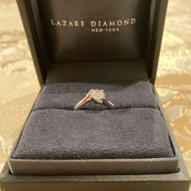 【ラザール ダイヤモンド(LAZARE DIAMOND)の口コミ】 結婚時に婚約指輪を渡せなかったので、10年前にこちらで選んだ結婚指輪に…