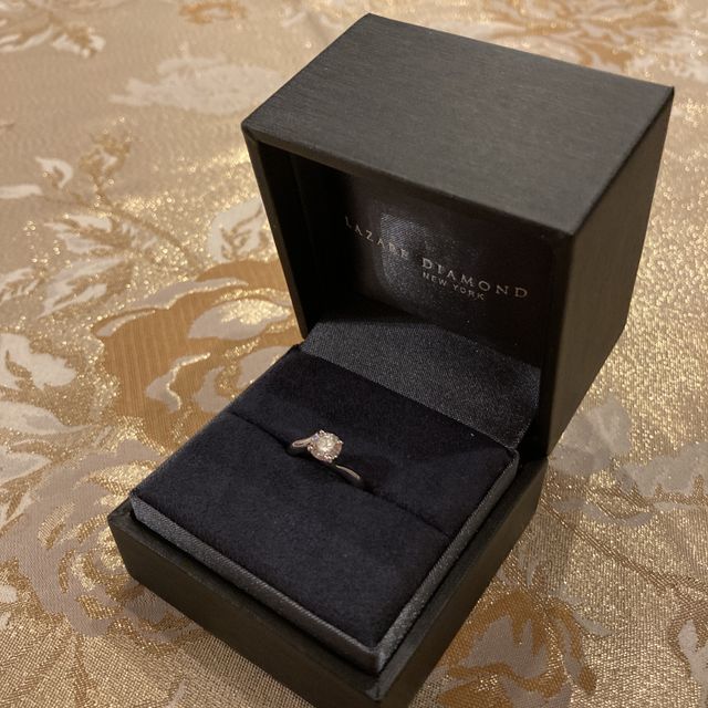 【ラザール ダイヤモンド(LAZARE DIAMOND)の口コミ】 結婚時に婚約指輪を渡せなかったので、10年前にこちらで選んだ結婚指輪に…