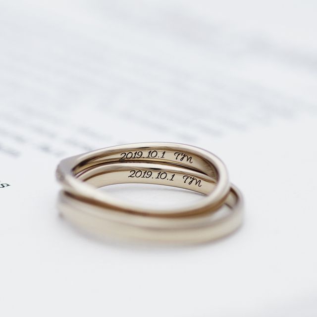 【atelier CraM(アトリエ クラム)の口コミ】 お色は、絶対にブラウンゴールドと決めていました。
デザインは、お店に沢…