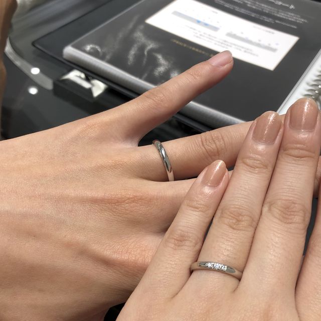 【エクセルコダイヤモンド(EXELCO DIAMOND)の口コミ】 シンプルなストレートリングで服装を選ばないデザインだと思います。ダイ…