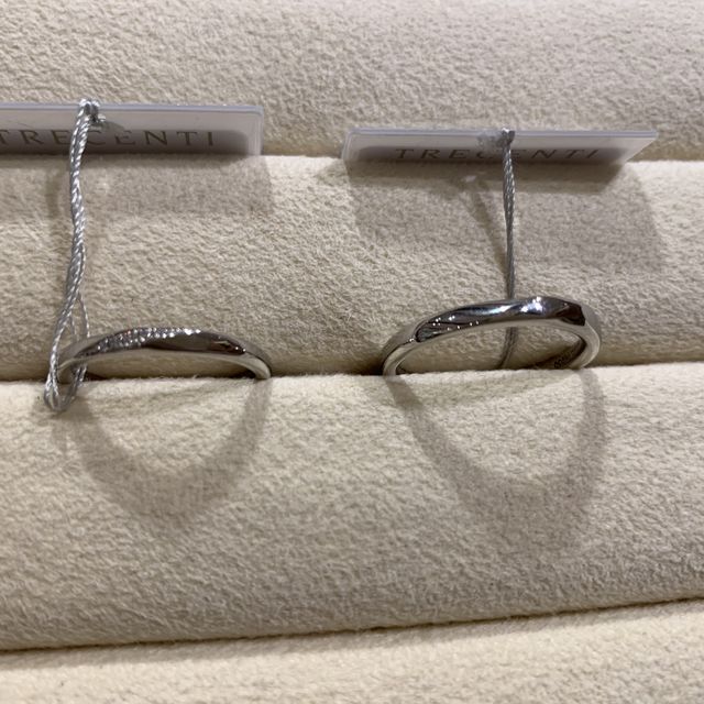 【TRECENTI(トレセンテ)の口コミ】 つけ心地がとても良くて、デザインも素敵でした。
手を動かすとダイヤが流…