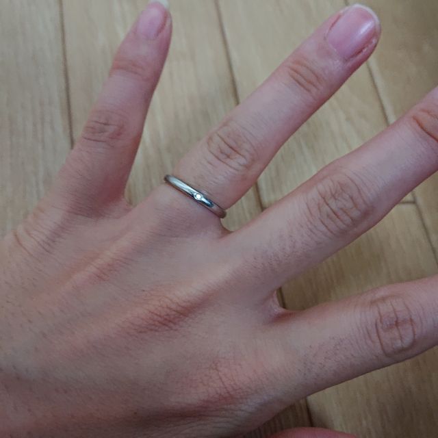 【銀座ダイヤモンドシライシの口コミ】 男性がつけても違和感がないものを選んだ結果、シンプルなものになりまし…