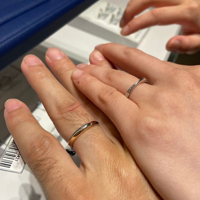 【銀座ダイヤモンドシライシの口コミ】 シンプルできゃしゃなデザインが気に入った。種類もほうふで自分のこのみ…