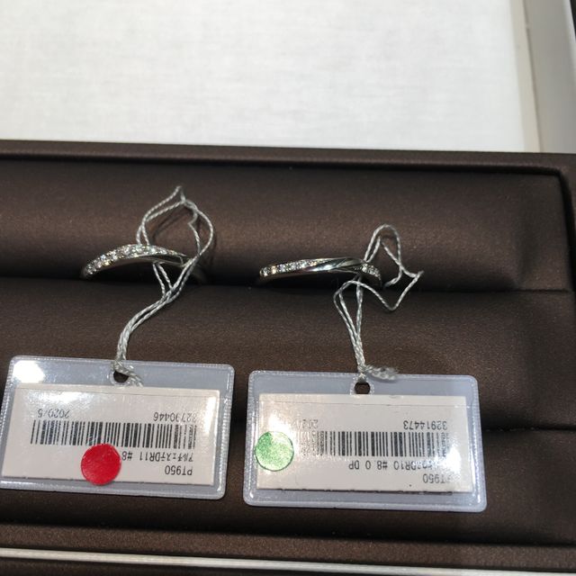 【アイプリモ(I-PRIMO)の口コミ】 指輪はプラチナ、ウェーブ、ダイヤモンド付きのデザインを探していました…