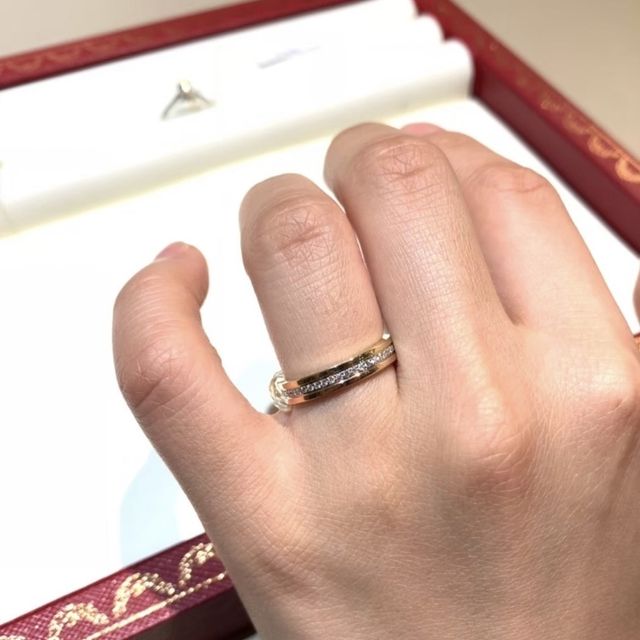【カルティエ(Cartier)の口コミ】 トリニティのデザインはおしゃれな三層で、カラーも楽しめる指輪でした。…