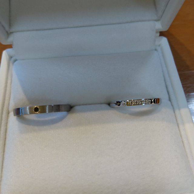 【ジュエリー東京の口コミ】 結婚20周年の記念で、夫婦でペアリングを選びに来店させていただき、男性…