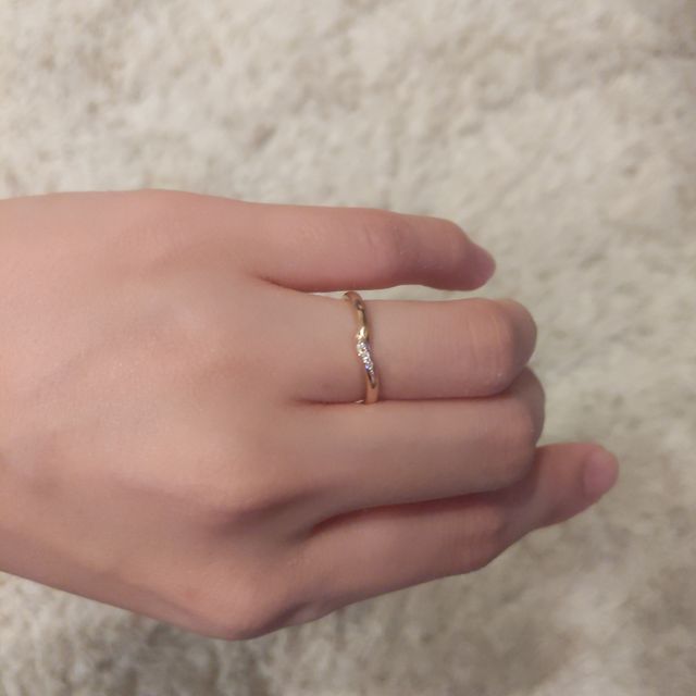 【アイプリモ(I-PRIMO)の口コミ】 柔らかい印象の指輪か、おしゃれな印象の指輪で、かなり悩みました。最終…